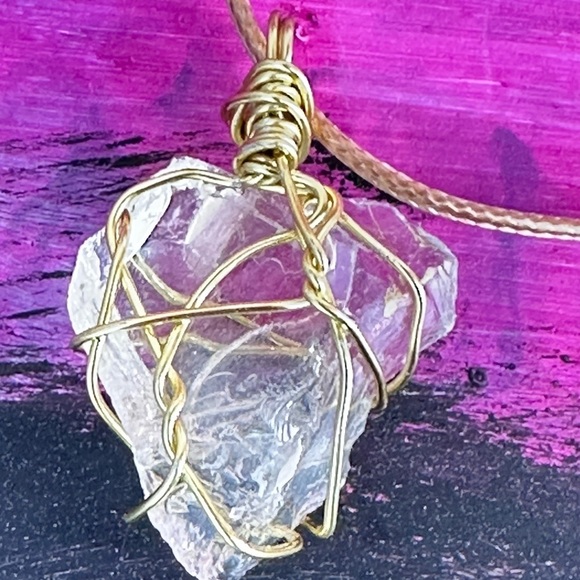 Gold Wire Wrapped Clear Quartz Gemstone Pendant Necklace handmade 4174-4217 - Picture 4 of 11